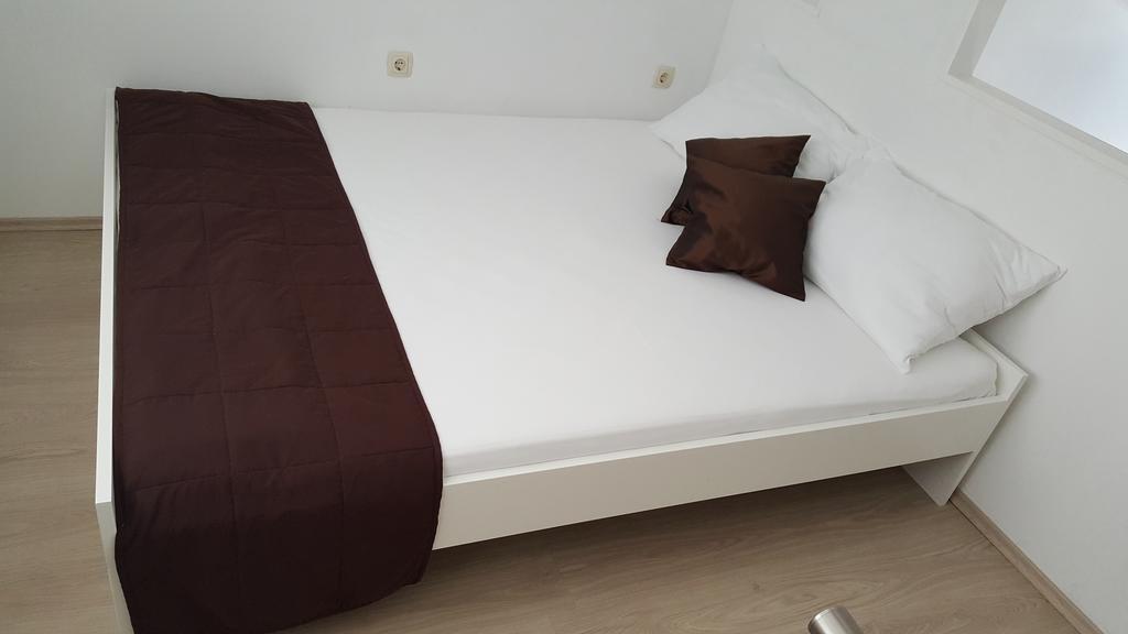 Apartments Rotim Зострог Екстер'єр фото