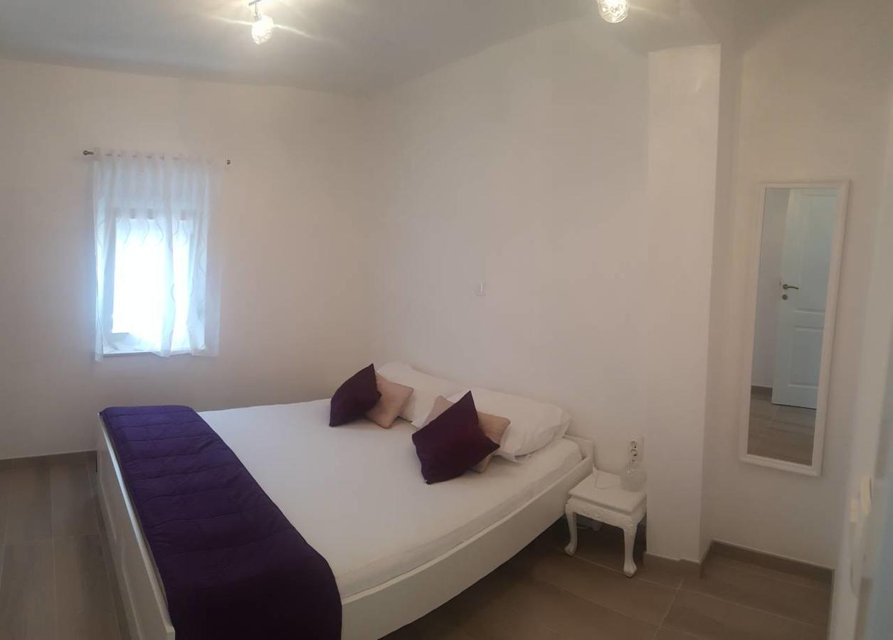 Apartments Rotim Зострог Екстер'єр фото