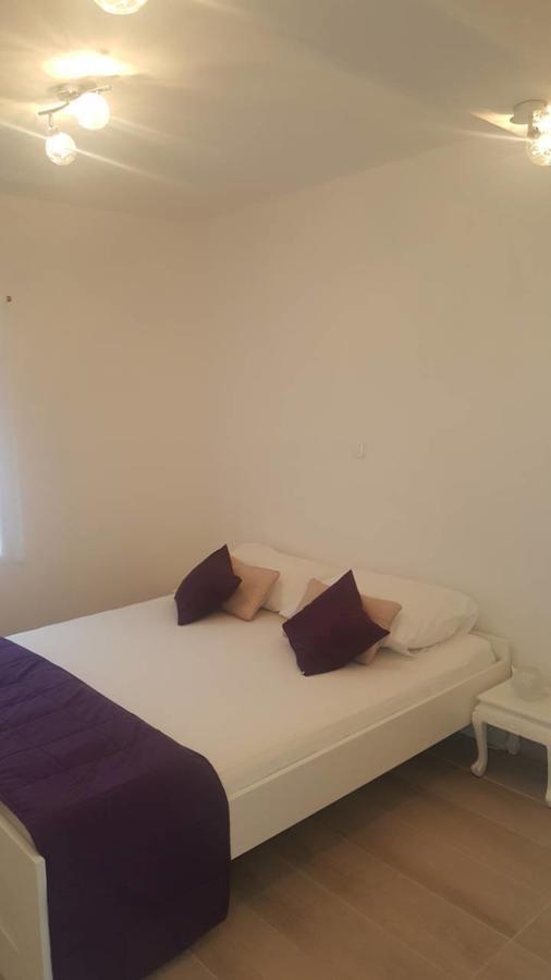 Apartments Rotim Зострог Екстер'єр фото